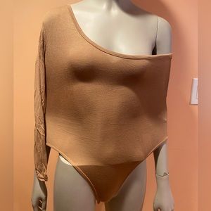 Set of 2 Pretty Little Thing, Tan and Black, Size-6.